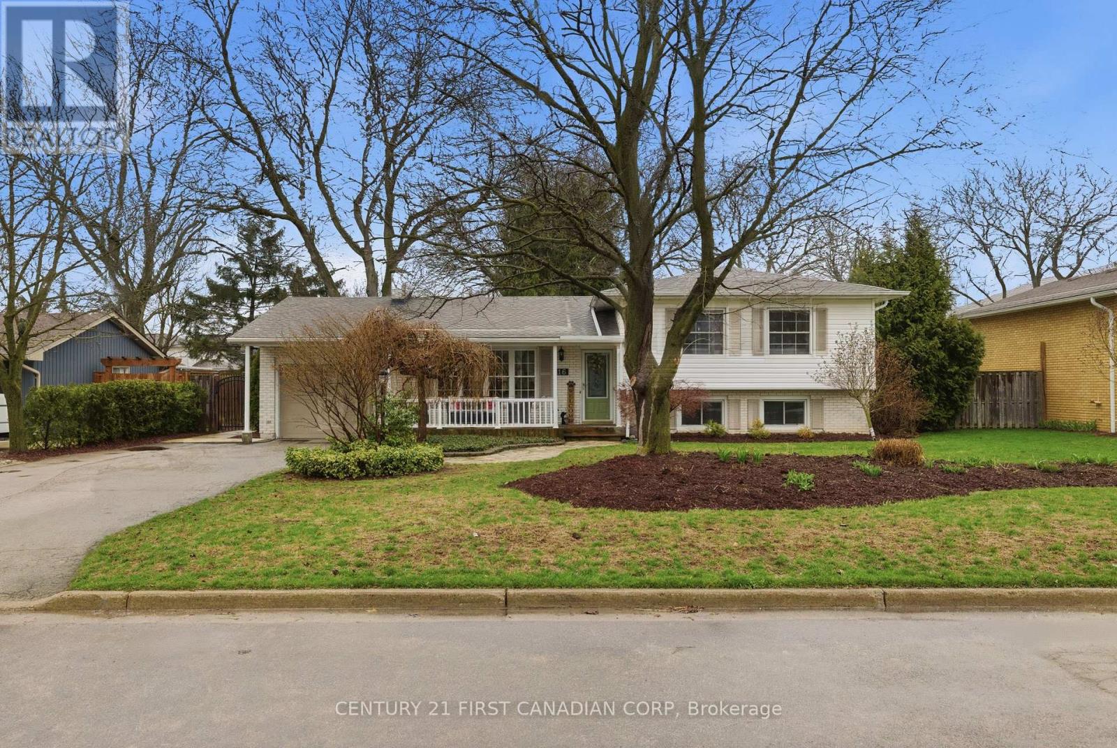 16 Gustin Avenue, London South, Ontario  N6P 1C2 - Photo 2 - X12990158