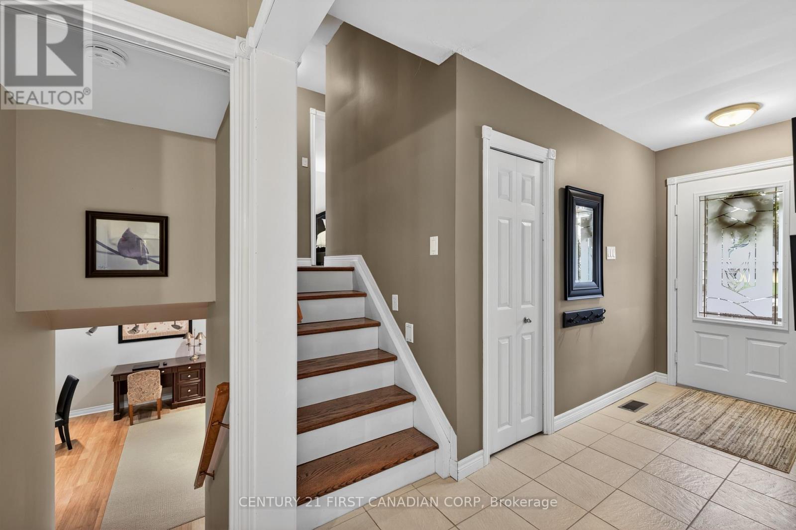 16 Gustin Avenue, London South, Ontario  N6P 1C2 - Photo 7 - X12990158