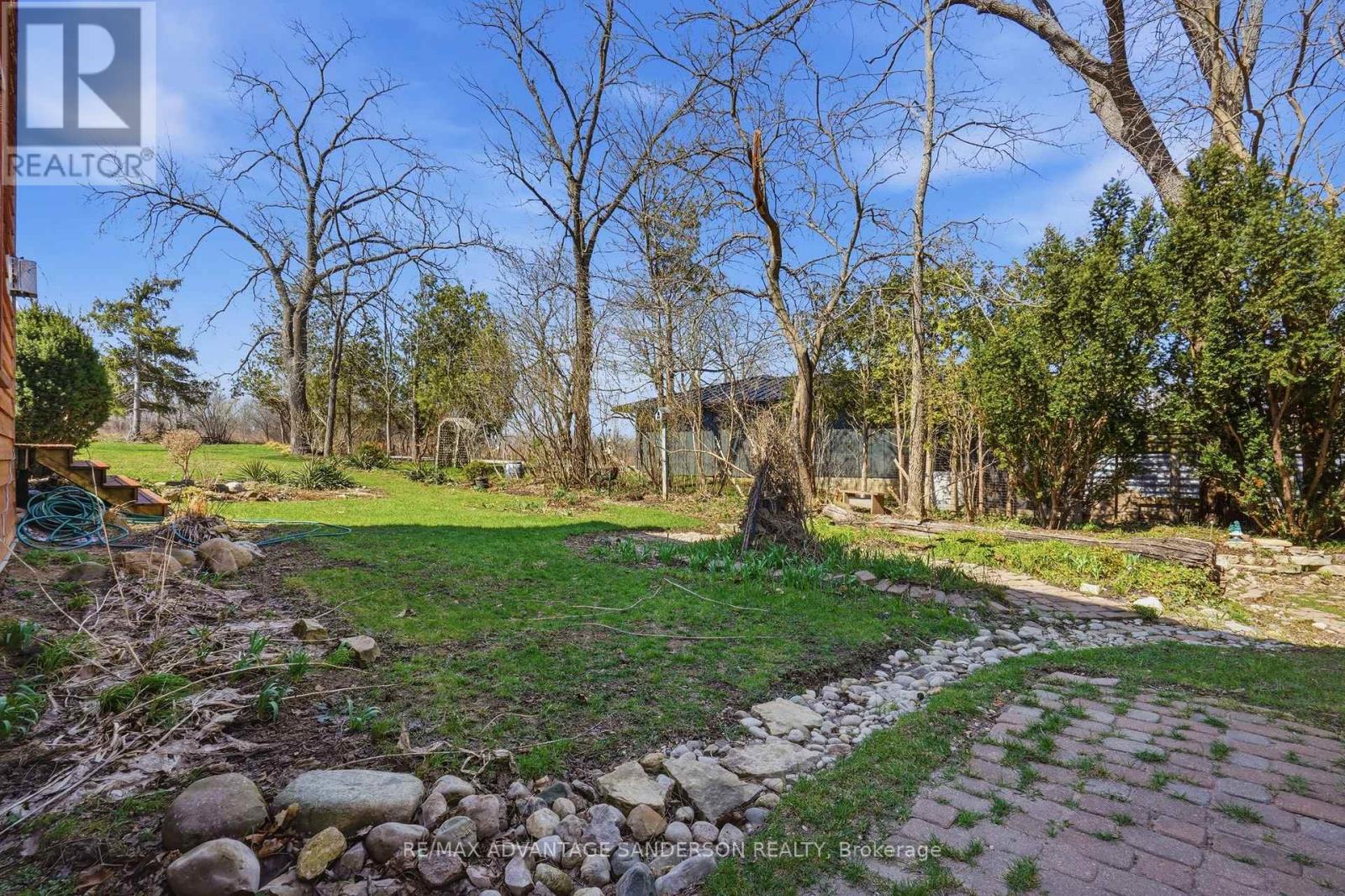 22476 Coldstream Road, Middlesex Centre, Ontario  N0L 1R0 - Photo 7 - X12990168