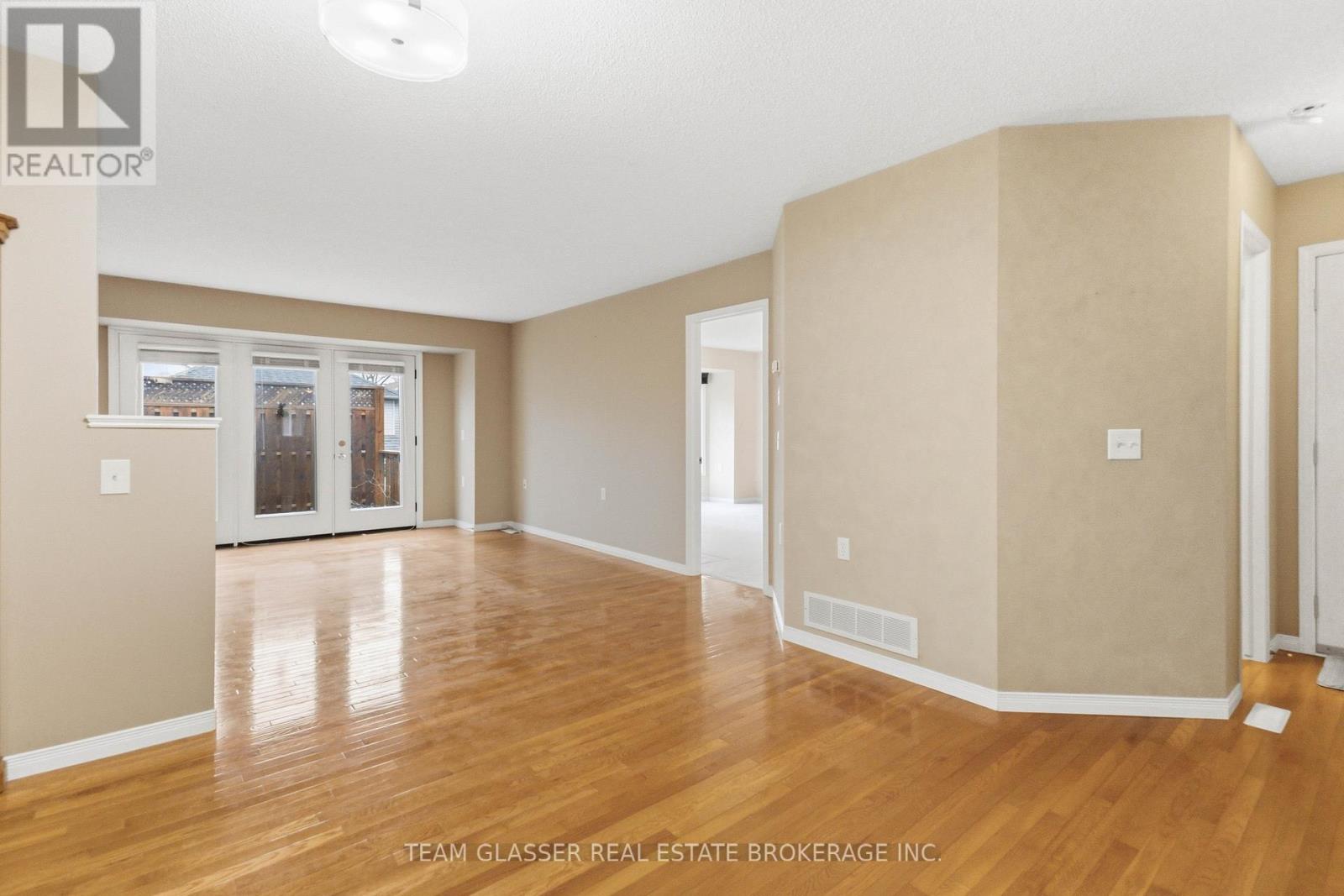 20 - 1555 Highbury Avenue N, London East, Ontario  N5Y 5R2 - Photo 30 - X12990318