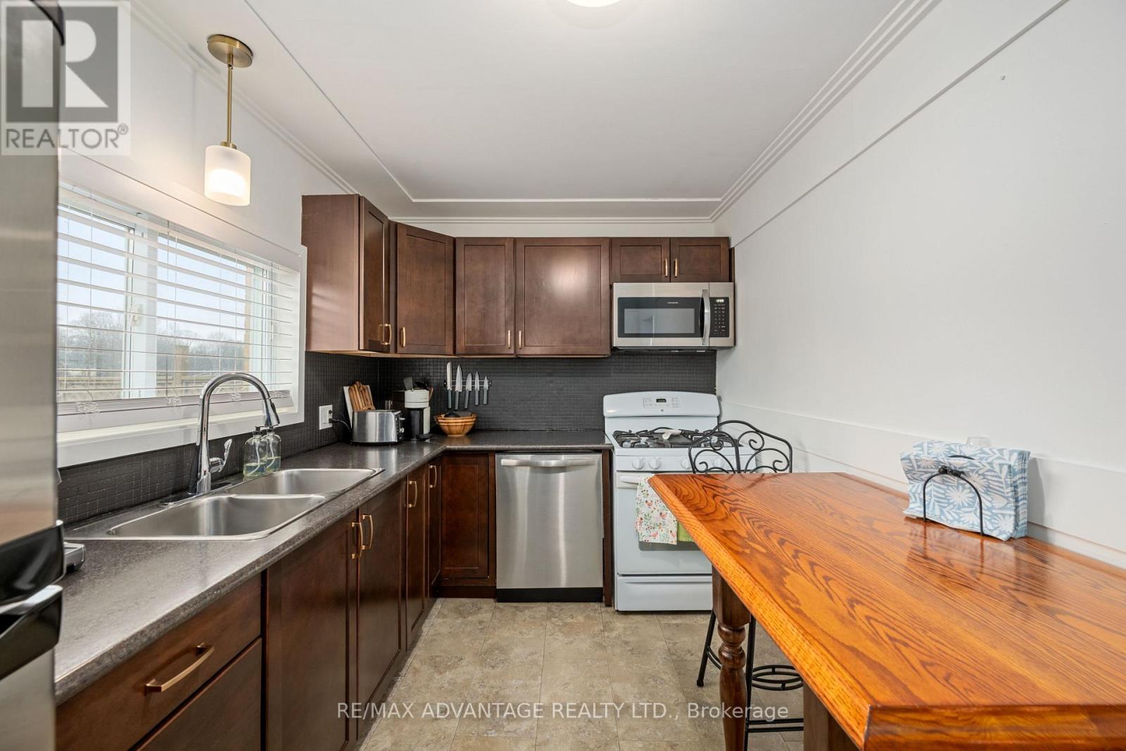 68 Cavendish Crescent, London North, Ontario  N6H 1A4 - Photo 16 - X12990472