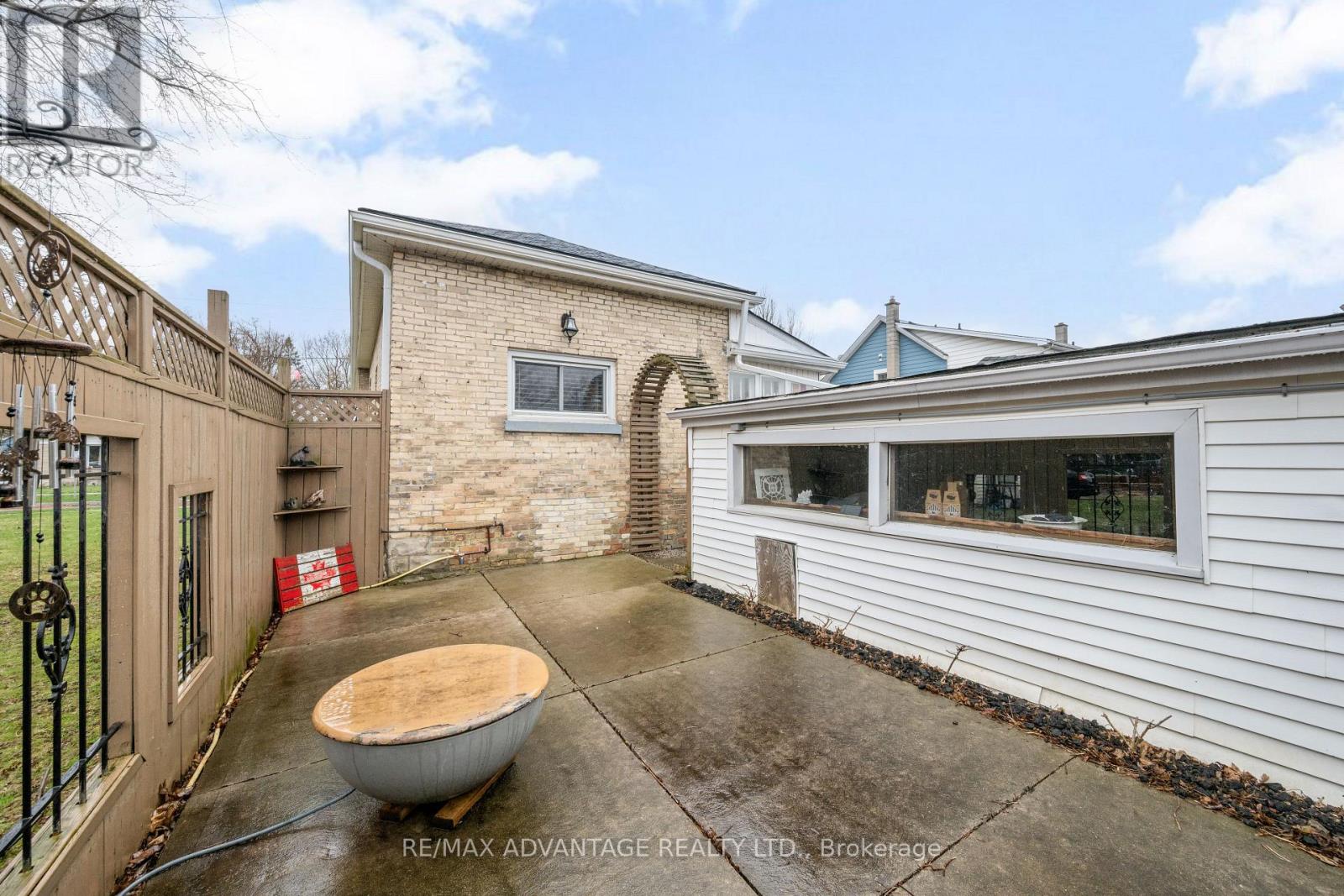 68 Cavendish Crescent, London North, Ontario  N6H 1A4 - Photo 25 - X12990472