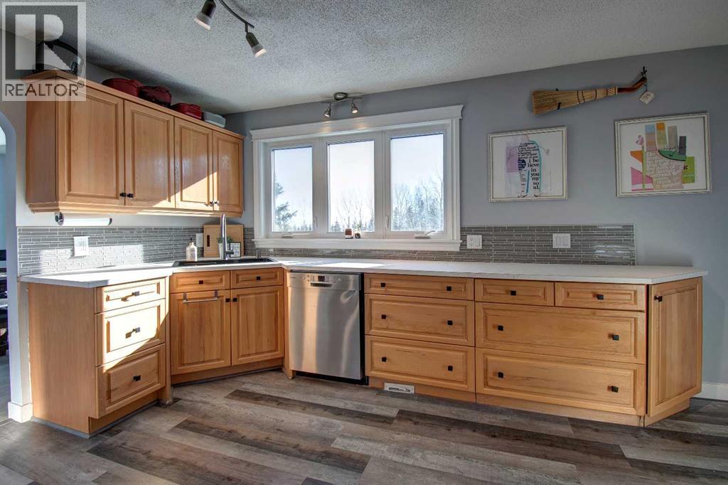 104 Hill Spring Meadows, Rural Rocky View County, Alberta  T4B 2A3 - Photo 11 - A2289131