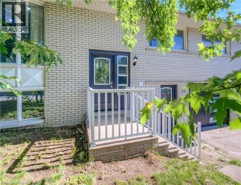 279 Dixon Street, Kitchener, Ontario  N2G 3G1 - Photo 5 - 40818804