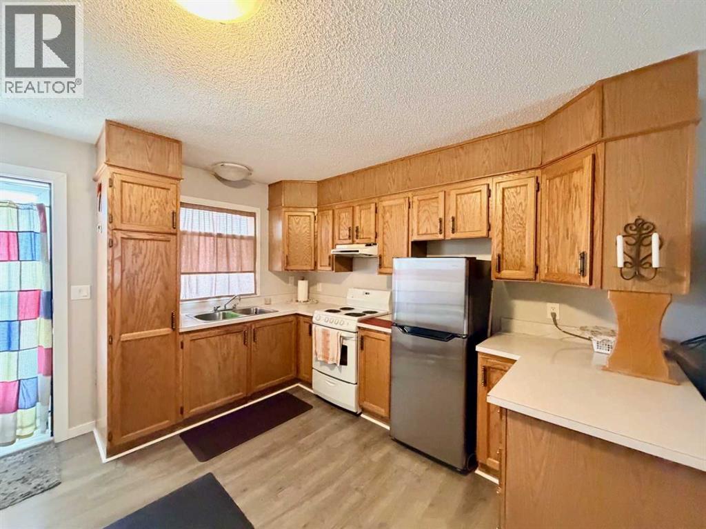 101 A & B 1 Avenue N, Linden, Alberta  T0M 1J0 - Photo 7 - A2300955