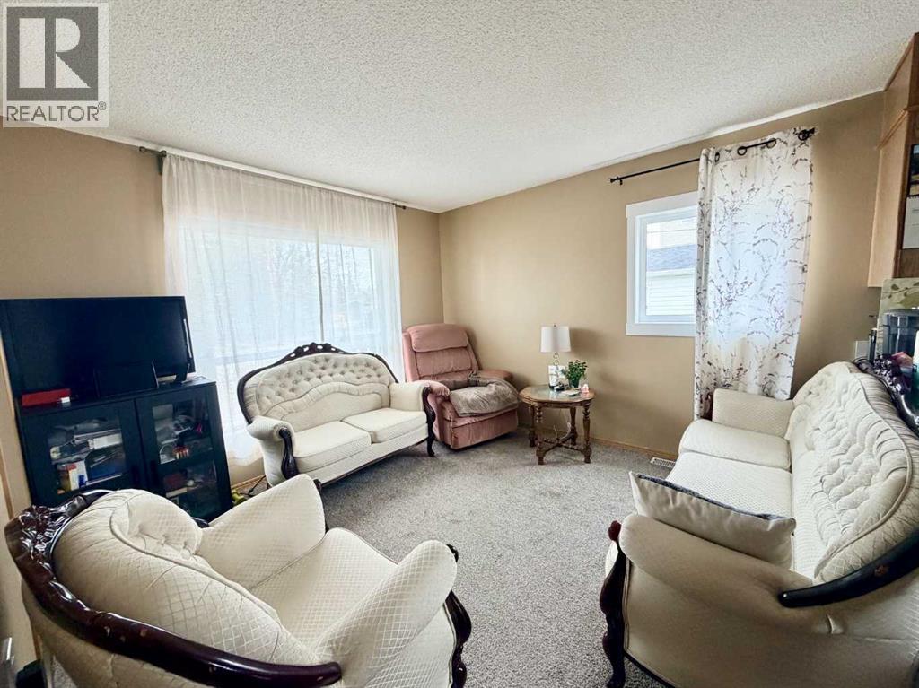 101 A & B 1 Avenue N, Linden, Alberta  T0M 1J0 - Photo 8 - A2300955