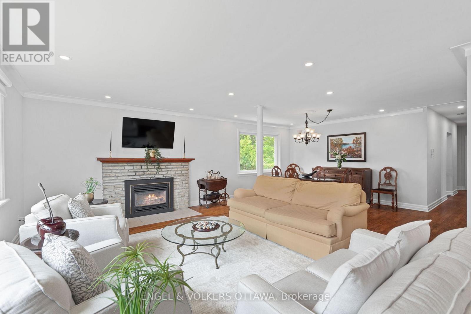 249 Faircrest Road, Ottawa, Ontario  K1H 5C9 - Photo 6 - X12990188