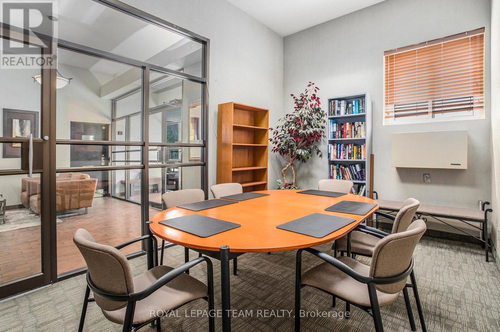 402 - 141 Somerset Street W, Ottawa, Ontario  K2P 2H1 - Photo 3 - X12990348