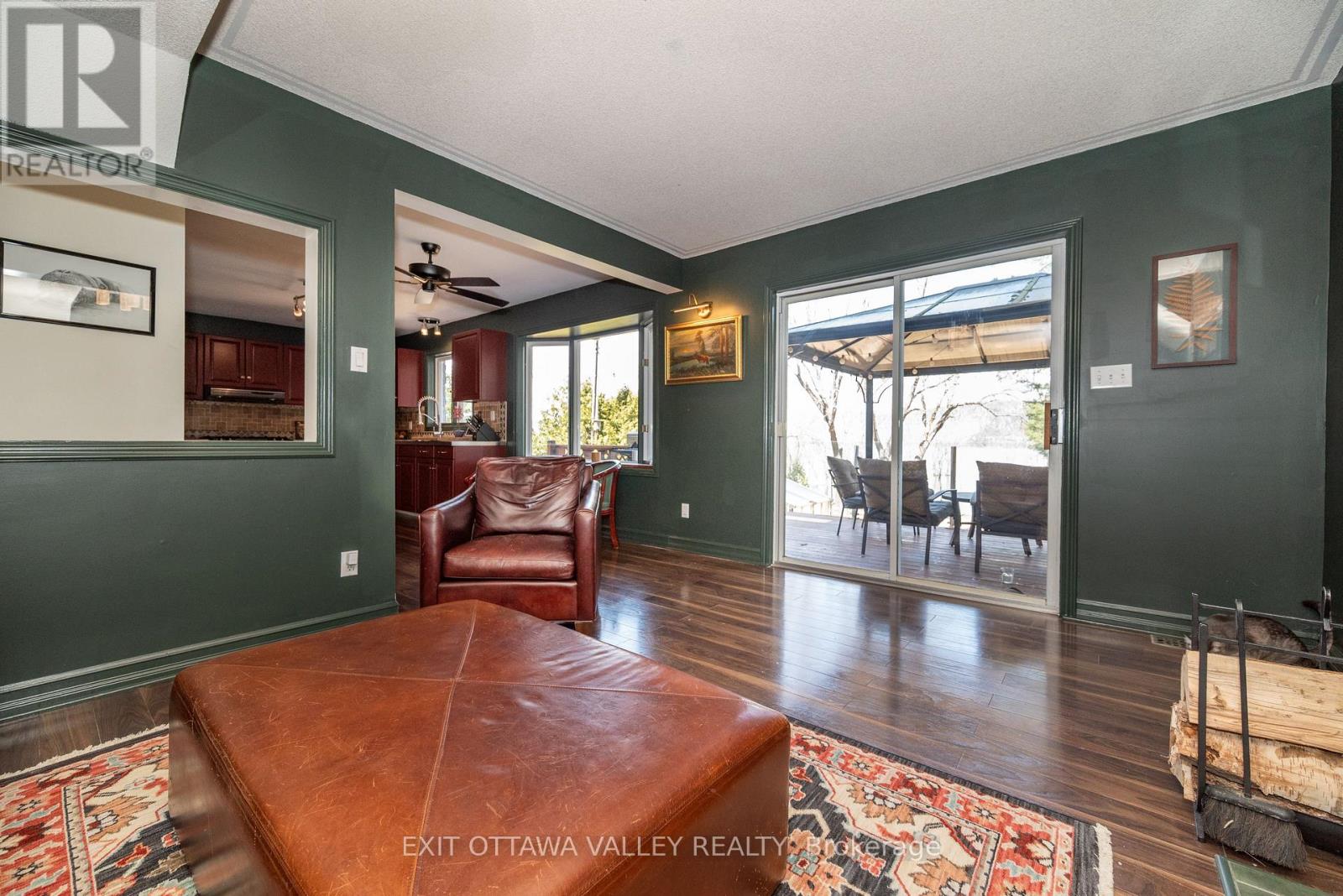 10 Ryans Camp Lane, Laurentian Hills, Ontario  K0J 1P0 - Photo 17 - X12990382