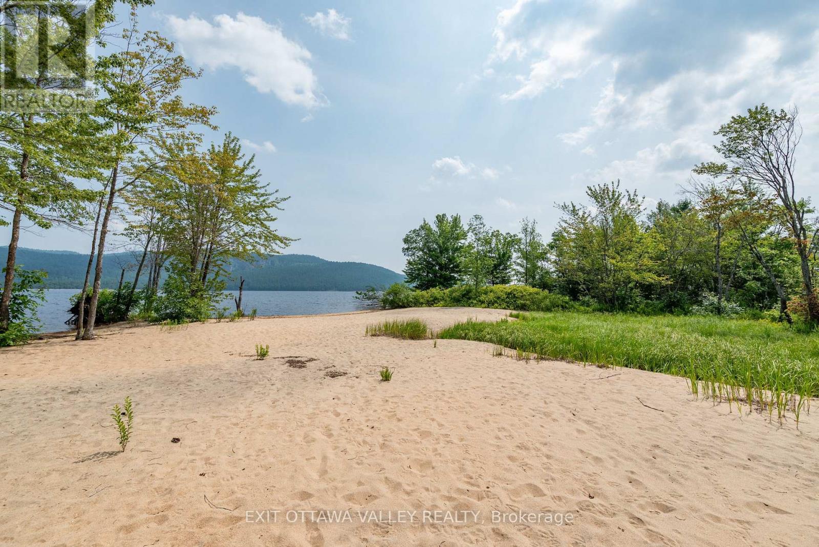 10 Ryans Camp Lane, Laurentian Hills, Ontario  K0J 1P0 - Photo 2 - X12990382