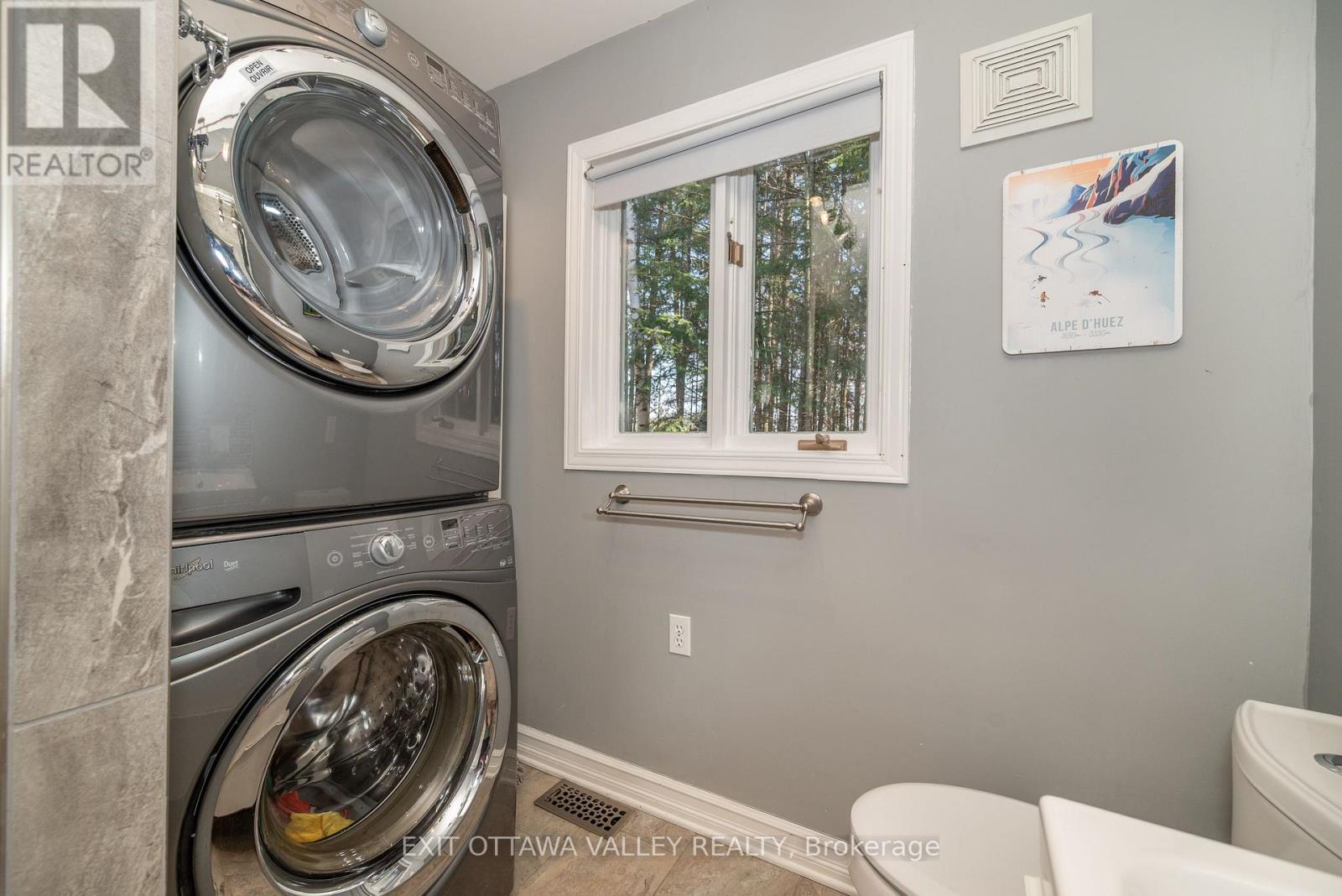 10 Ryans Camp Lane, Laurentian Hills, Ontario  K0J 1P0 - Photo 20 - X12990382