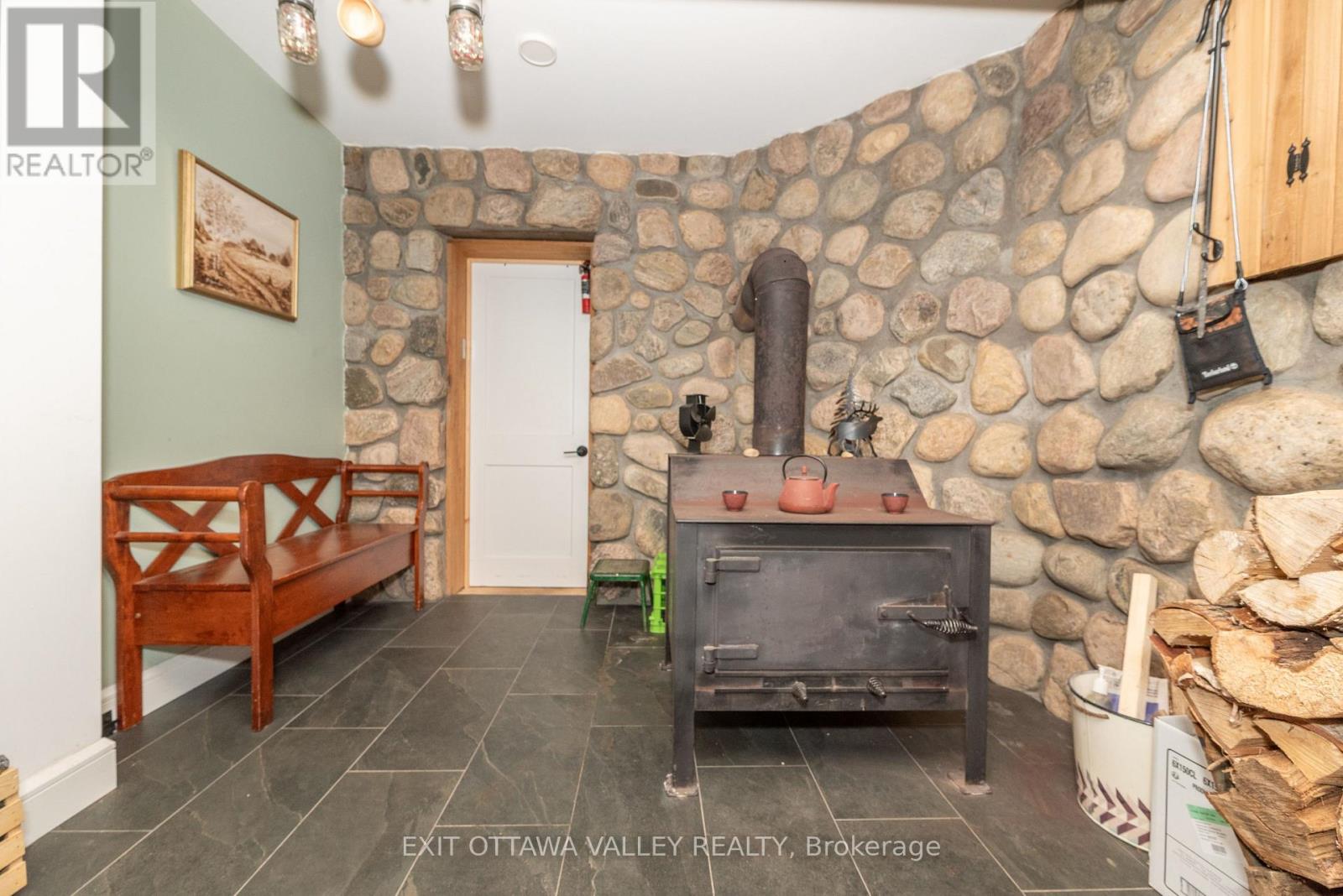 10 Ryans Camp Lane, Laurentian Hills, Ontario  K0J 1P0 - Photo 34 - X12990382