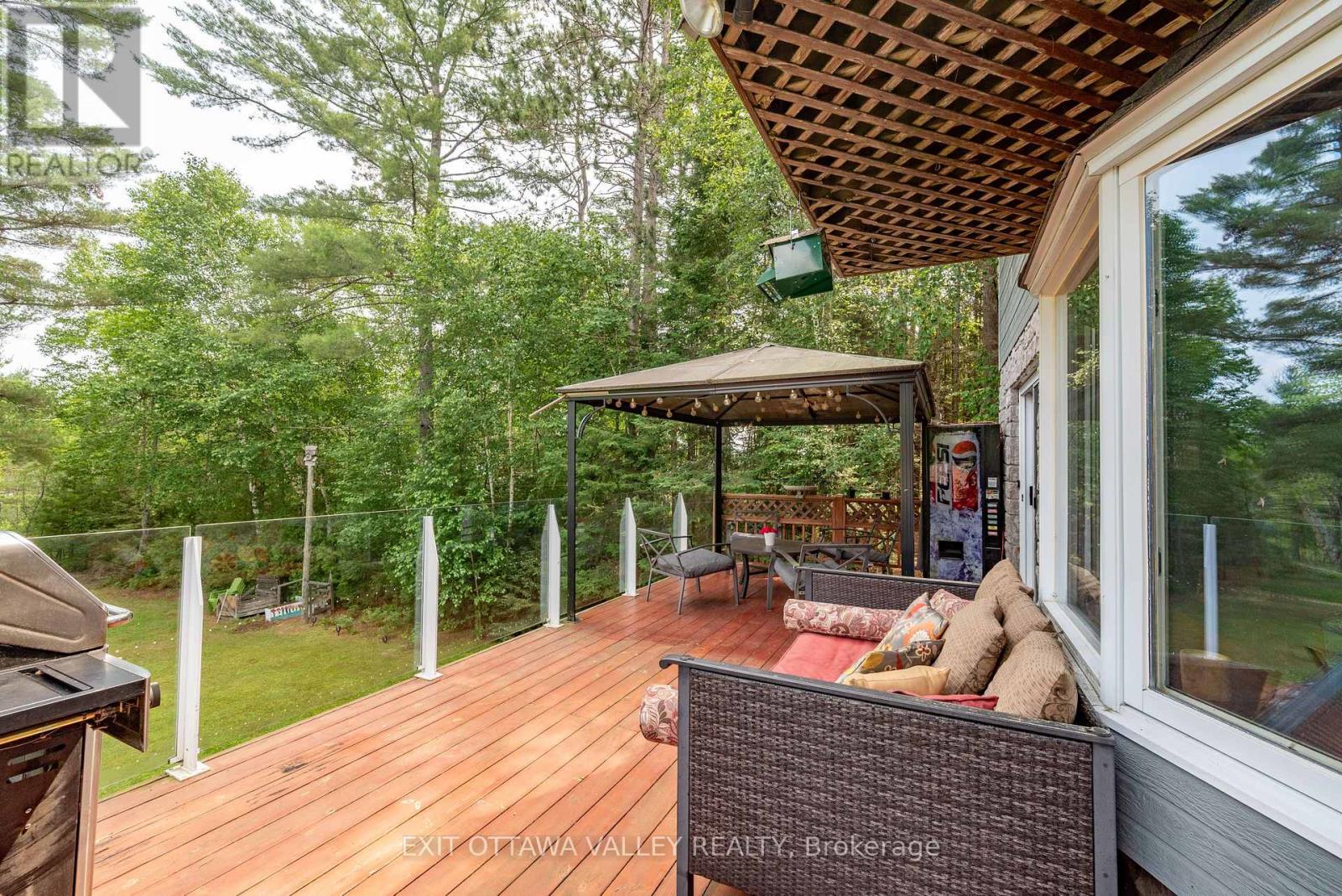 10 Ryans Camp Lane, Laurentian Hills, Ontario  K0J 1P0 - Photo 40 - X12990382