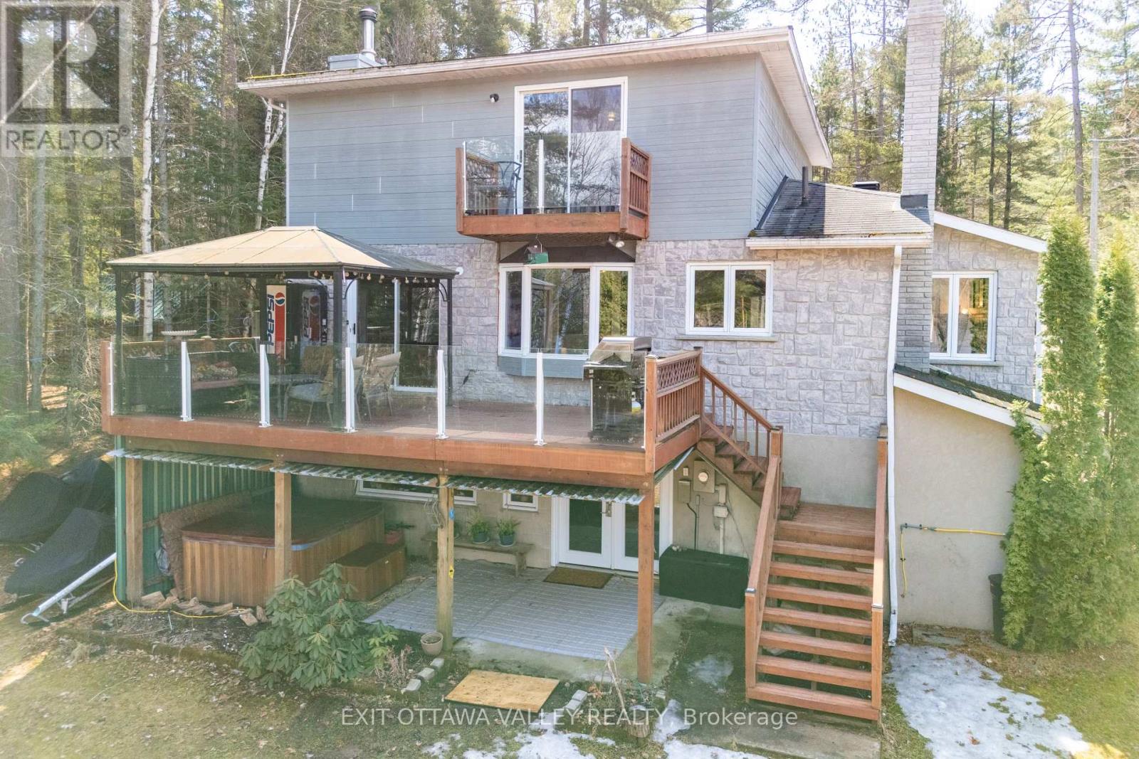 10 Ryans Camp Lane, Laurentian Hills, Ontario  K0J 1P0 - Photo 44 - X12990382
