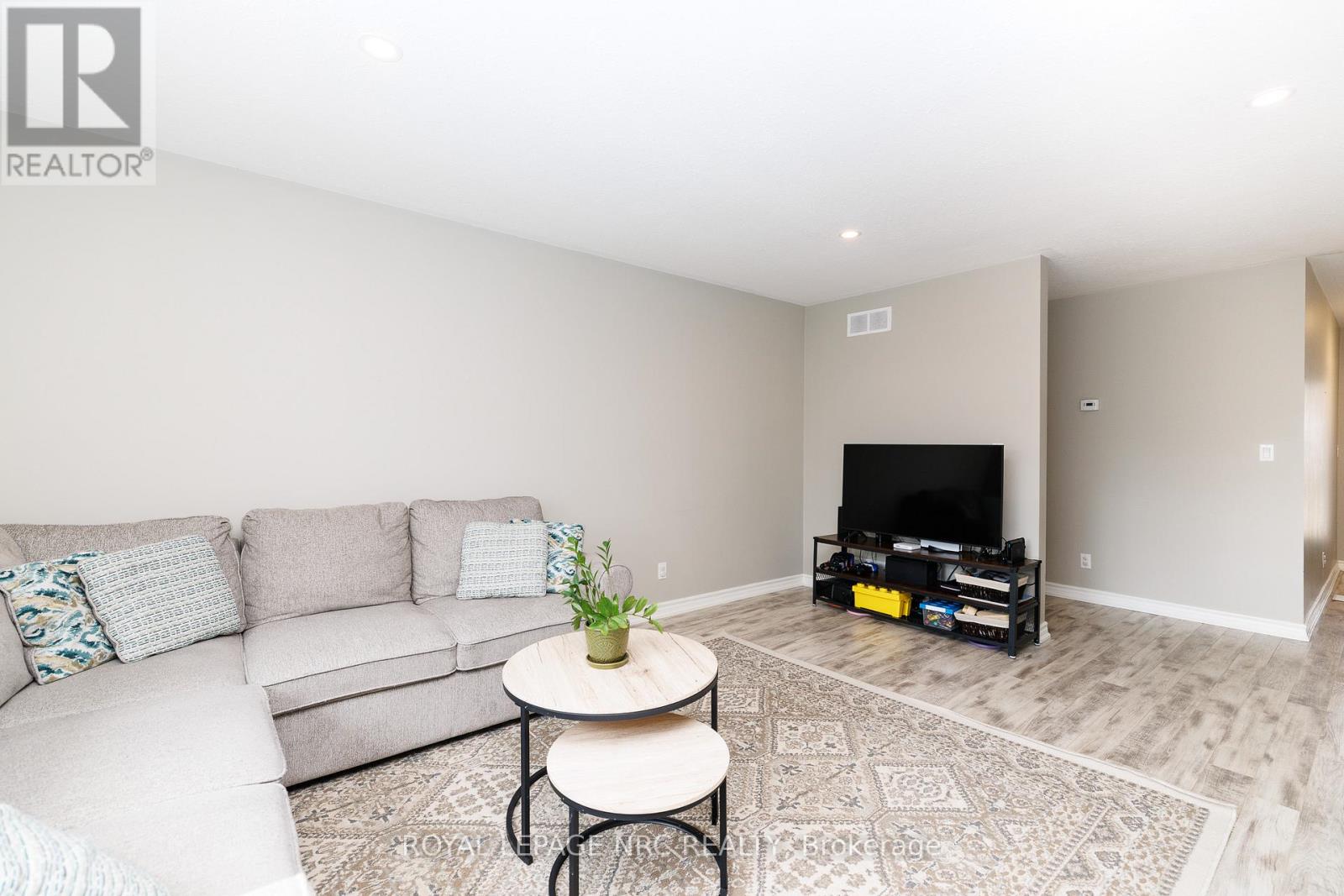 109 Calla Terrace, Welland, Ontario  L3C 7C2 - Photo 12 - X12990100