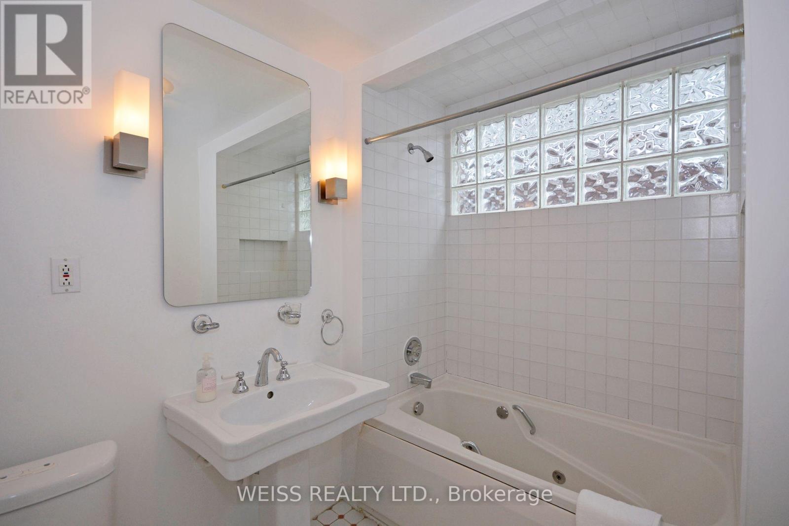 34 Edmund Avenue, Toronto, Ontario  M4V 1H3 - Photo 18 - C12801918