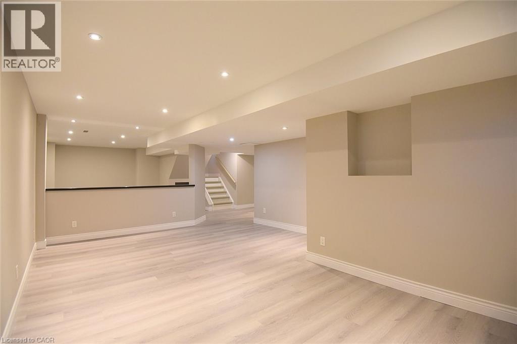 5109 Blue Spruce Avenue, Burlington, Ontario  L7L 6G7 - Photo 7 - 40806736