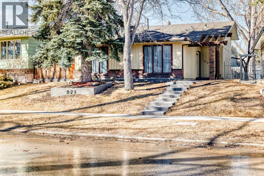 927 Midridge Drive SE, Calgary, Alberta