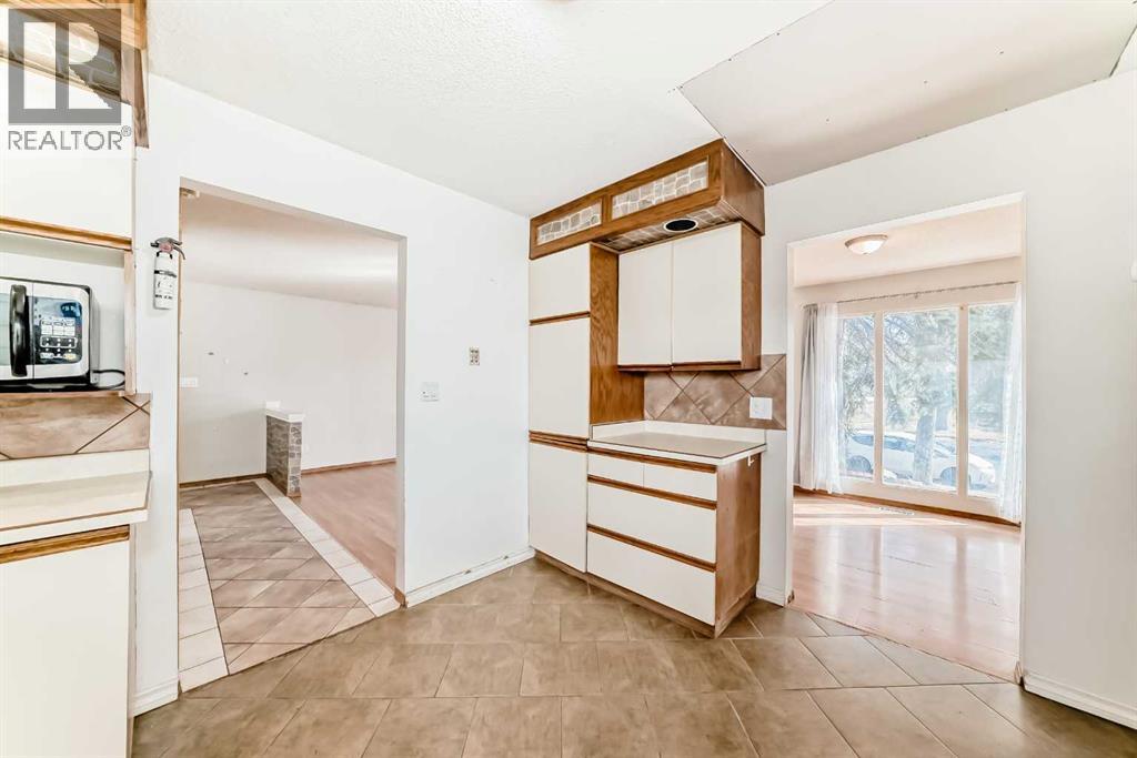 927 Midridge Drive SE, Calgary, Alberta  T2X 1H5 - Photo 8 - A2291602