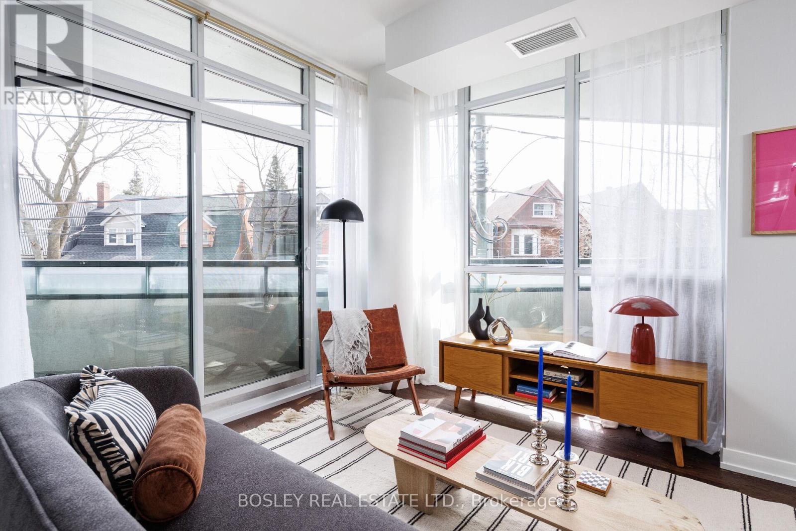 209 - 36 Howard Park Avenue, Toronto, Ontario  M6R 0A5 - Photo 2 - W12921896