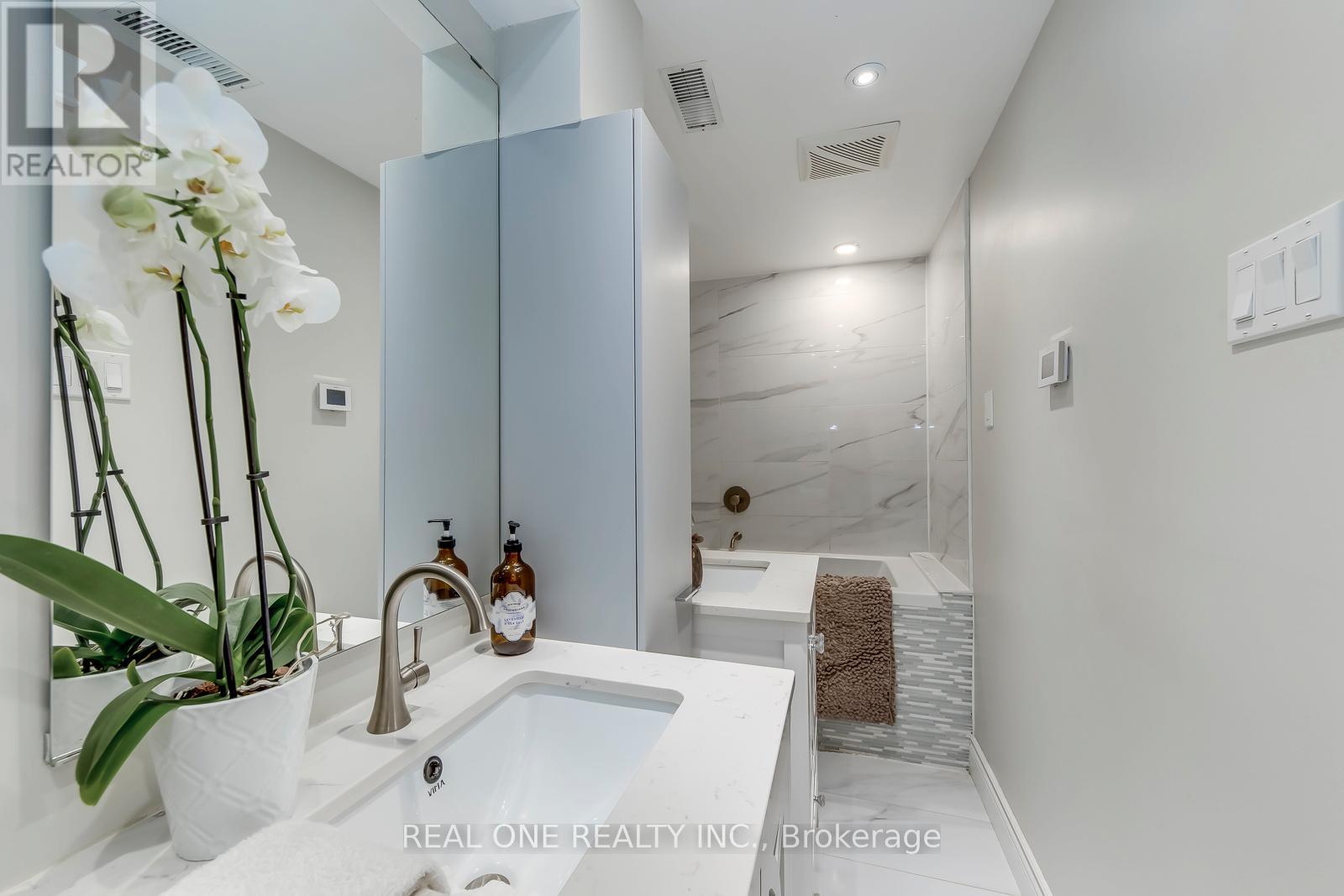 179 Shanley Terrace, Oakville, Ontario  L6K 2H7 - Photo 36 - W12963186