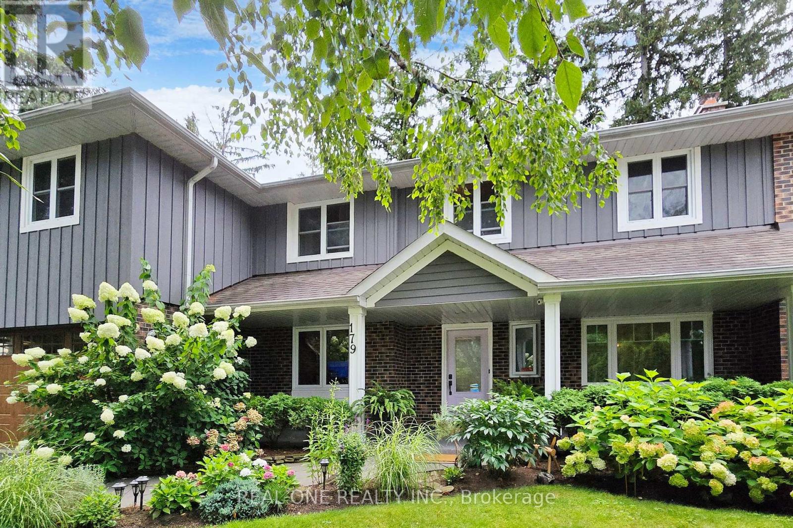 179 Shanley Terrace, Oakville, Ontario  L6K 2H7 - Photo 3 - W12963186