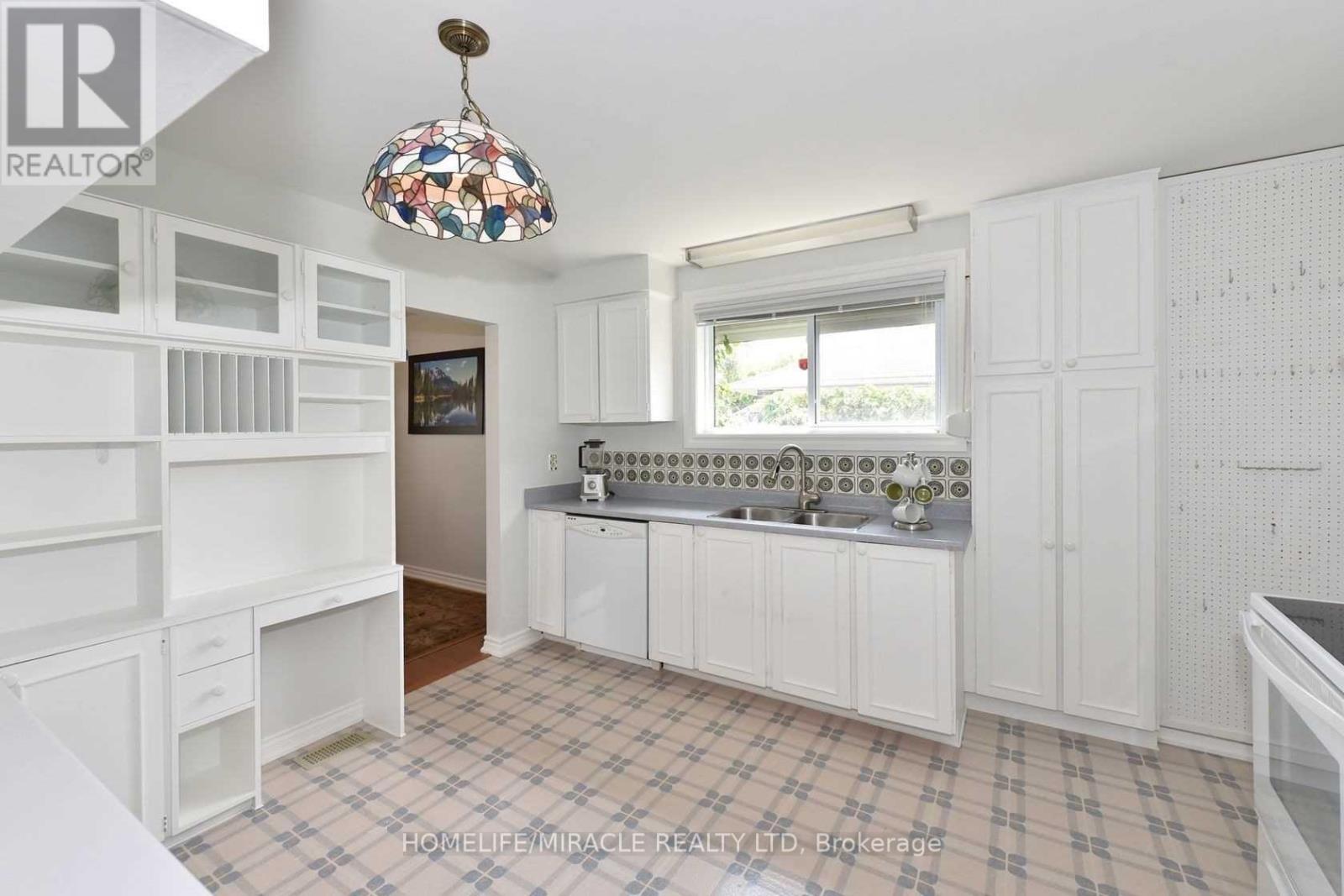 53 Ascot Avenue, Brampton, Ontario  L6T 2P3 - Photo 7 - W12984244