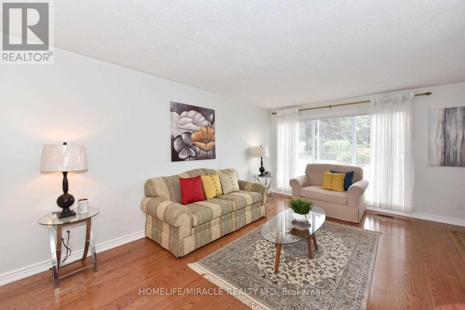 53 Ascot Avenue, Brampton, Ontario  L6T 2P3 - Photo 4 - W12984244