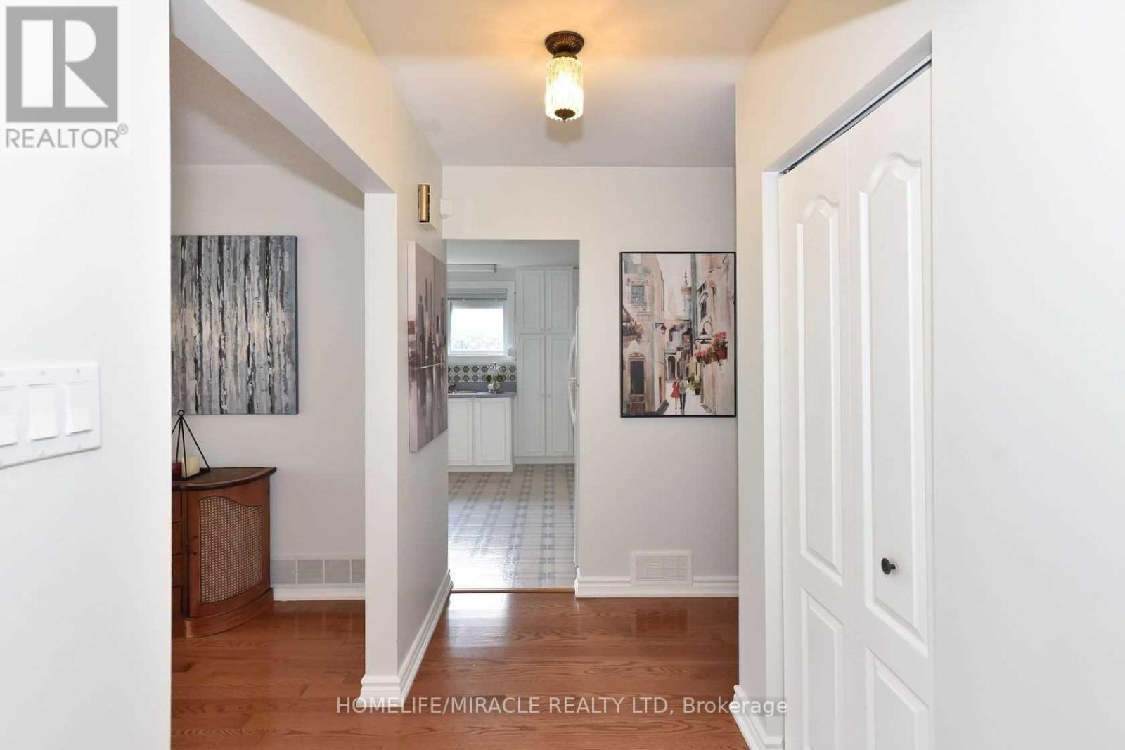 53 Ascot Avenue, Brampton, Ontario  L6T 2P3 - Photo 13 - W12984244