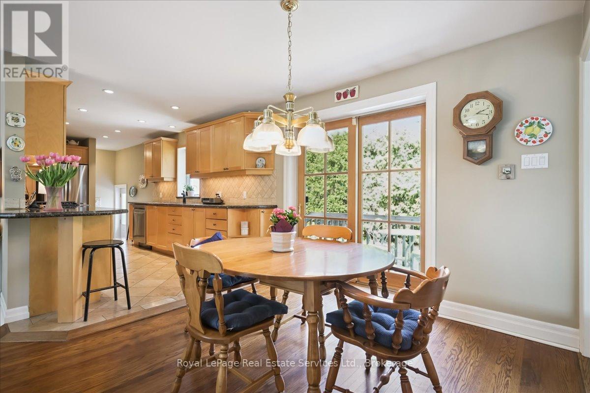 281 Pinehurst Drive, Oakville, Ontario  L6J 4X2 - Photo 10 - W12883950