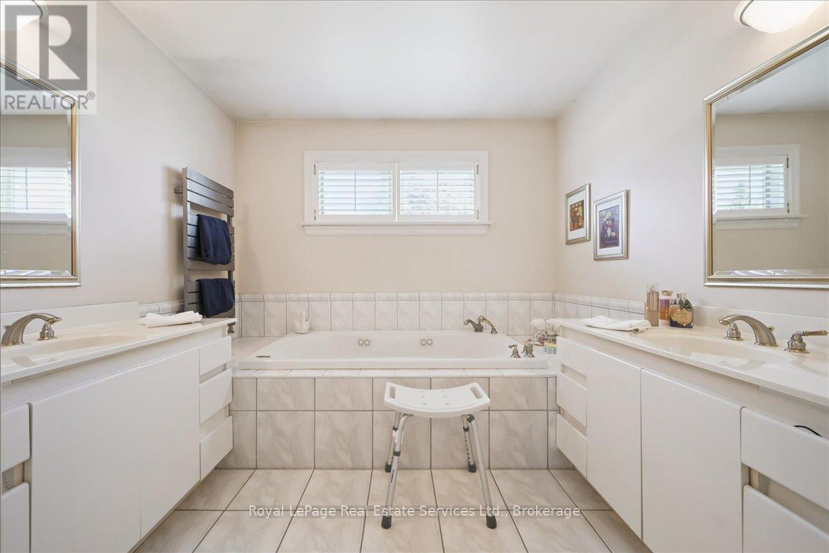 281 Pinehurst Drive, Oakville, Ontario  L6J 4X2 - Photo 31 - W12883950