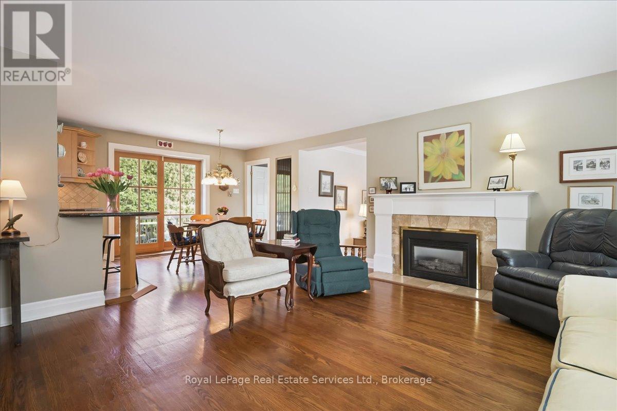 281 Pinehurst Drive, Oakville, Ontario  L6J 4X2 - Photo 6 - W12883950