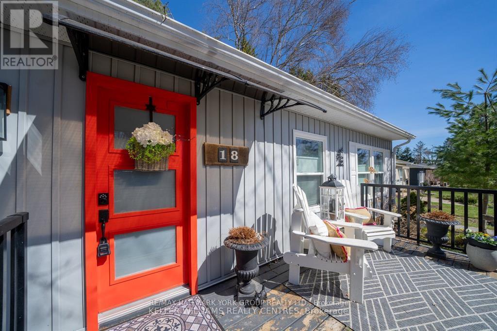 18 Cherrywood Lane, Innisfil, Ontario  L9S 1M6 - Photo 2 - N12975678