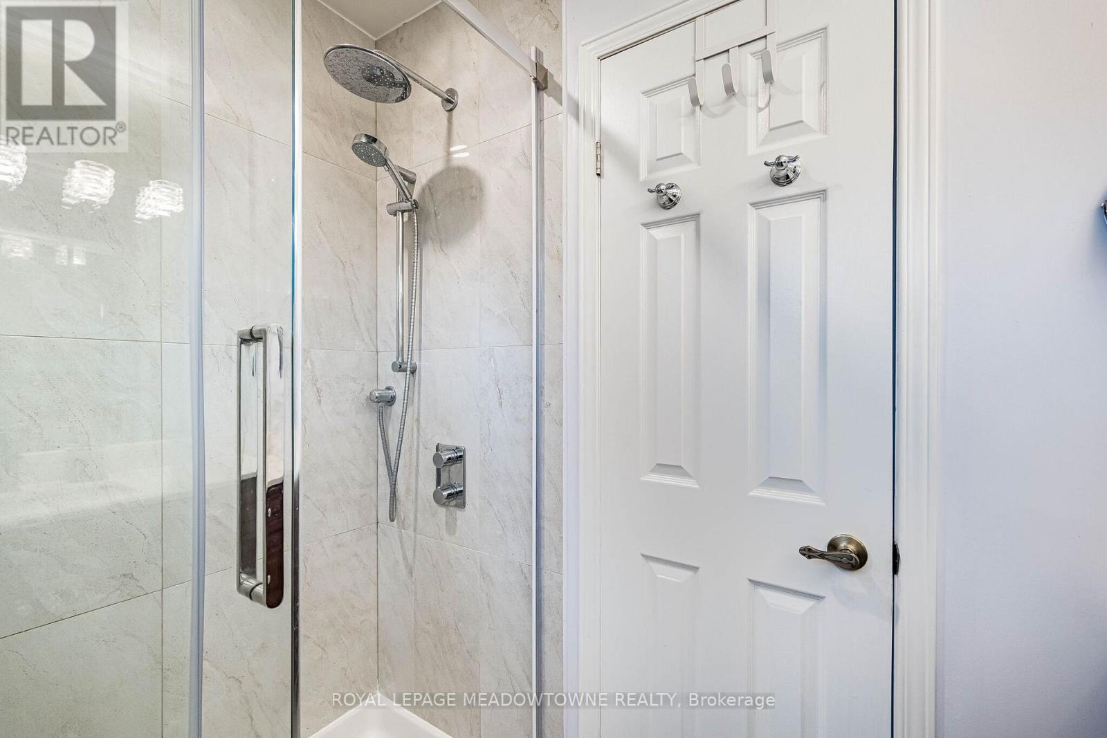 8 Wadsworth Circle, Brampton, Ontario  L6Z 1W7 - Photo 27 - W12977592