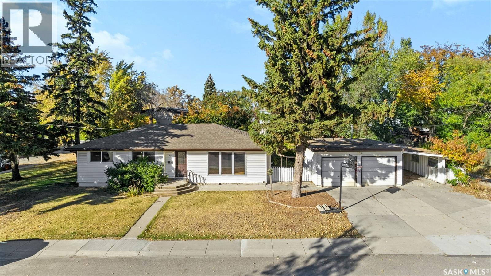 13 Weir Crescent, Saskatoon, Saskatchewan  S7H 3A8 - Photo 3 - SK032697