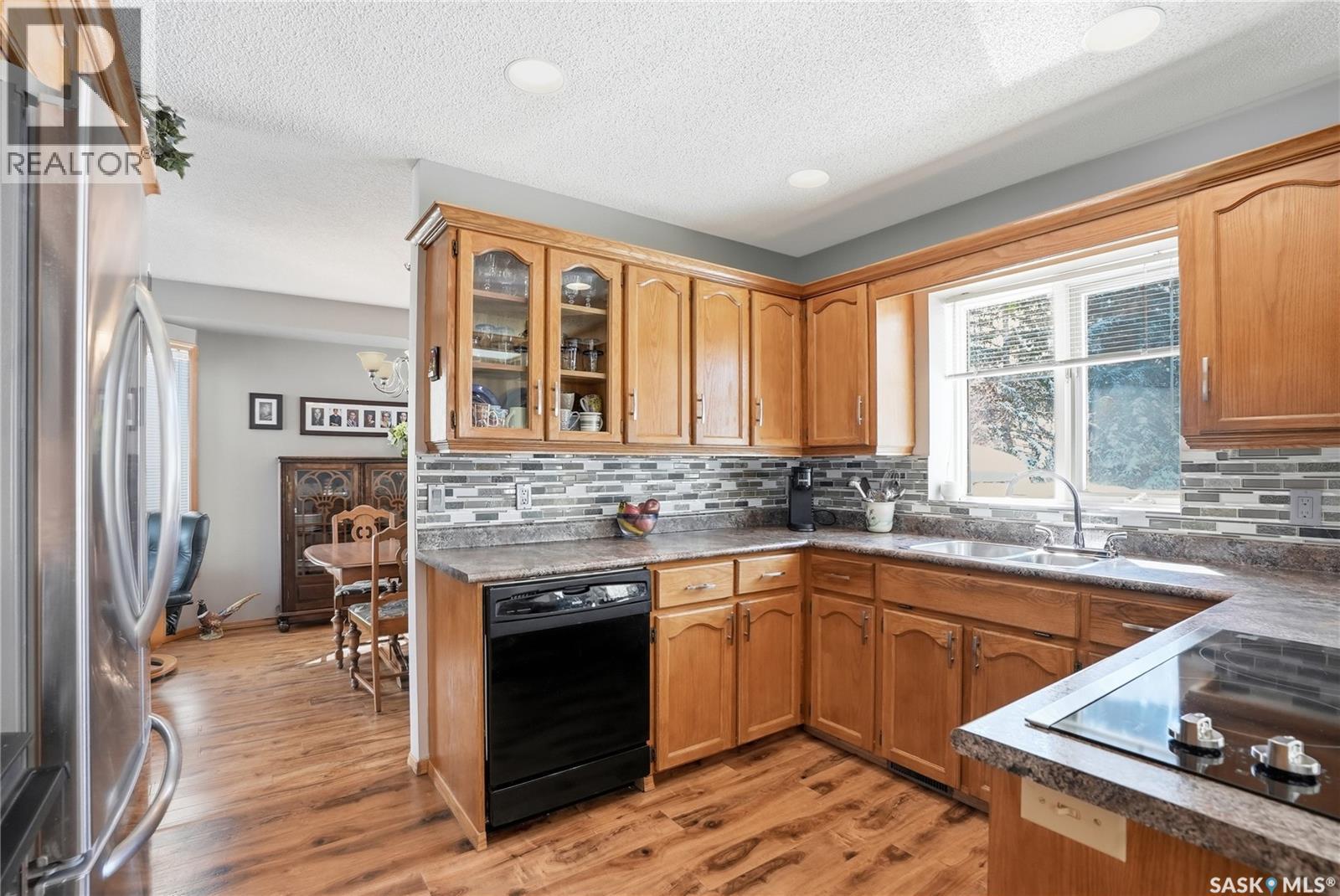 647 Whiteswan Drive, Saskatoon, Saskatchewan  S7K 8A2 - Photo 10 - SK032593