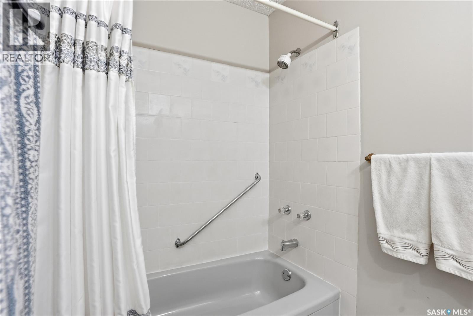 647 Whiteswan Drive, Saskatoon, Saskatchewan  S7K 8A2 - Photo 19 - SK032593