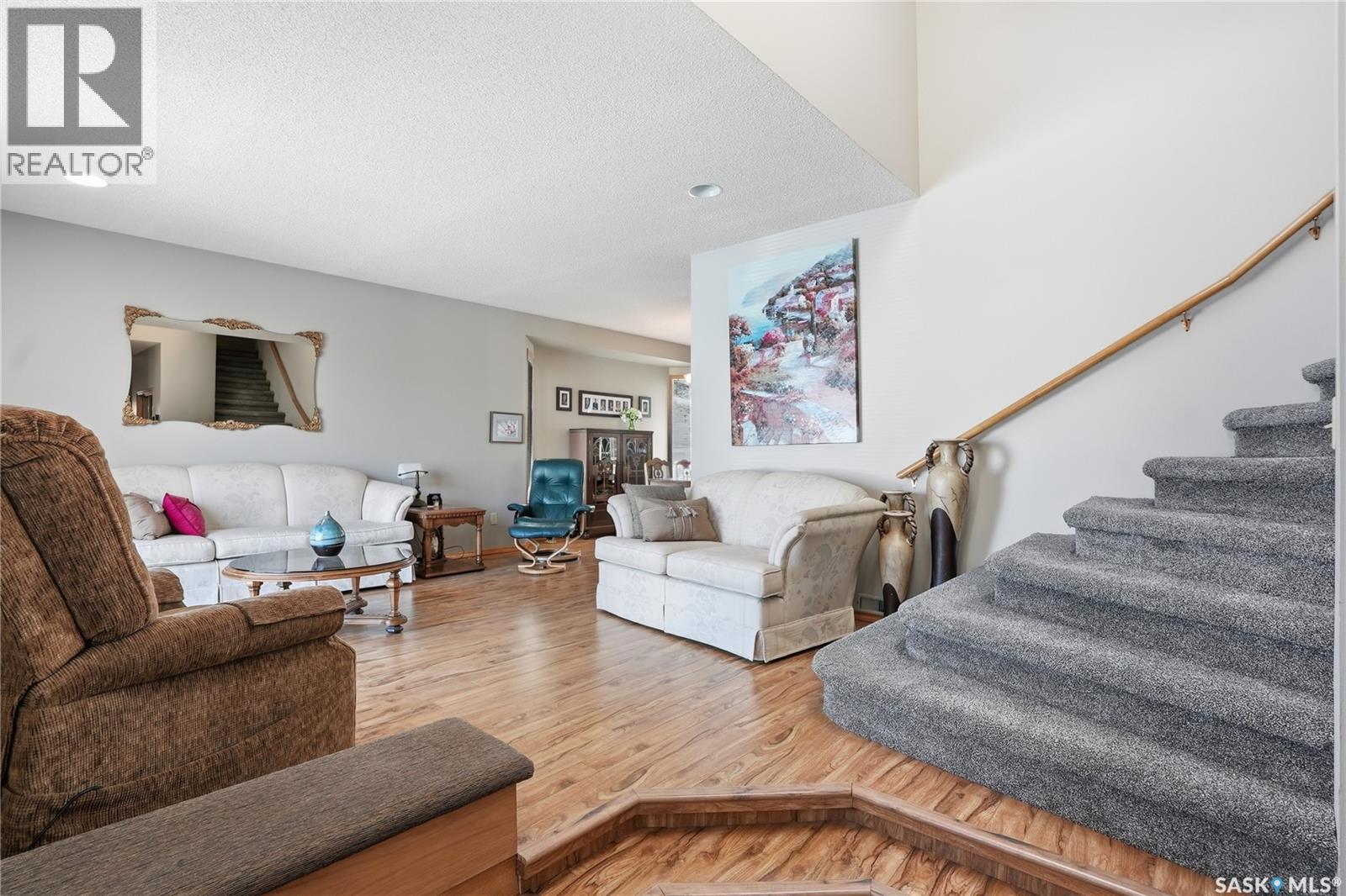 647 Whiteswan Drive, Saskatoon, Saskatchewan  S7K 8A2 - Photo 3 - SK032593