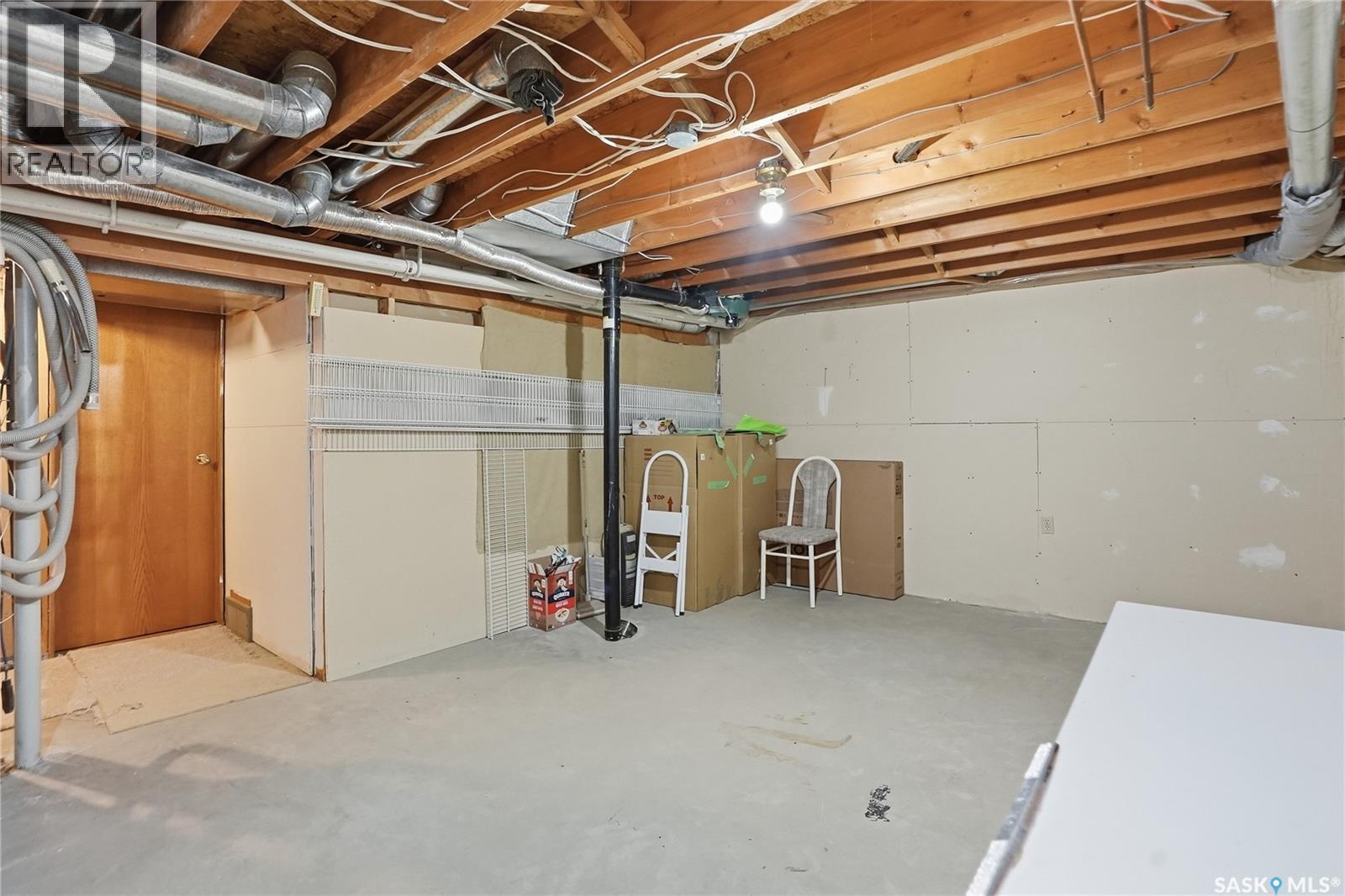 647 Whiteswan Drive, Saskatoon, Saskatchewan  S7K 8A2 - Photo 38 - SK032593