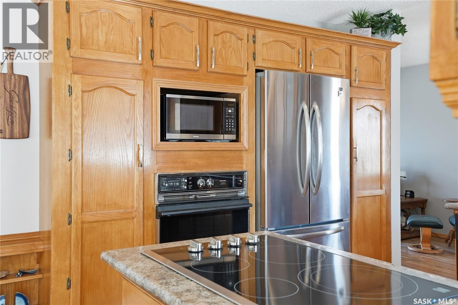 647 Whiteswan Drive, Saskatoon, Saskatchewan  S7K 8A2 - Photo 7 - SK032593