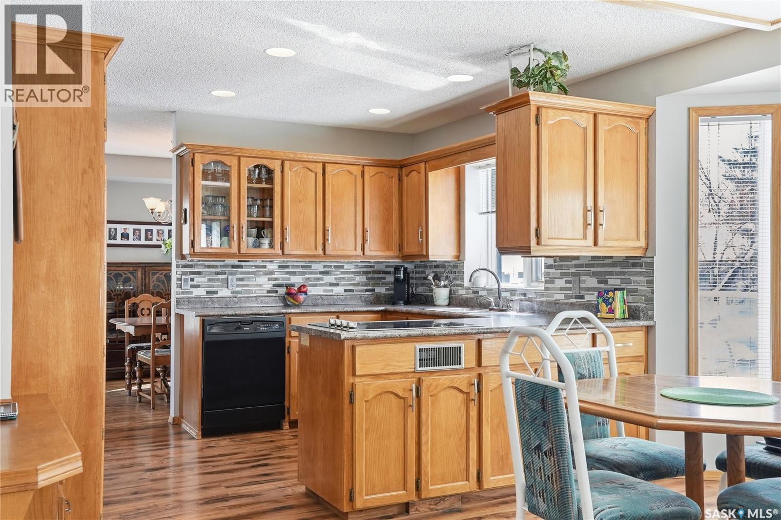 647 Whiteswan Drive, Saskatoon, Saskatchewan  S7K 8A2 - Photo 8 - SK032593