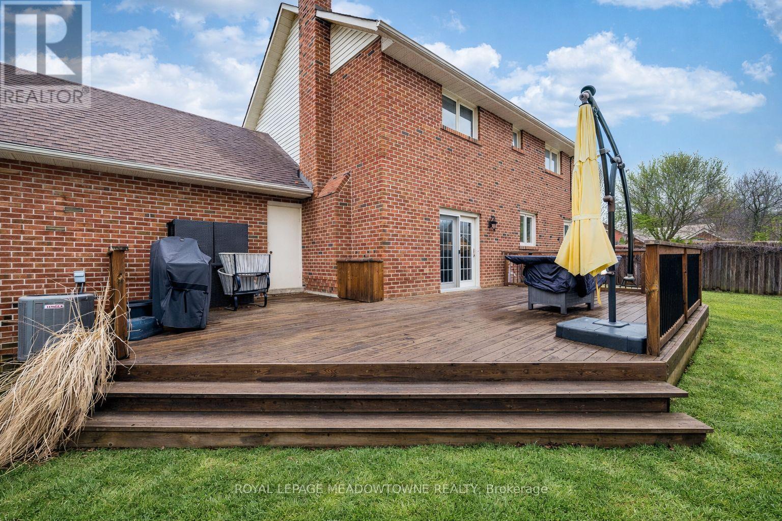 8 Wadsworth Circle, Brampton, Ontario  L6Z 1W7 - Photo 47 - W12977592