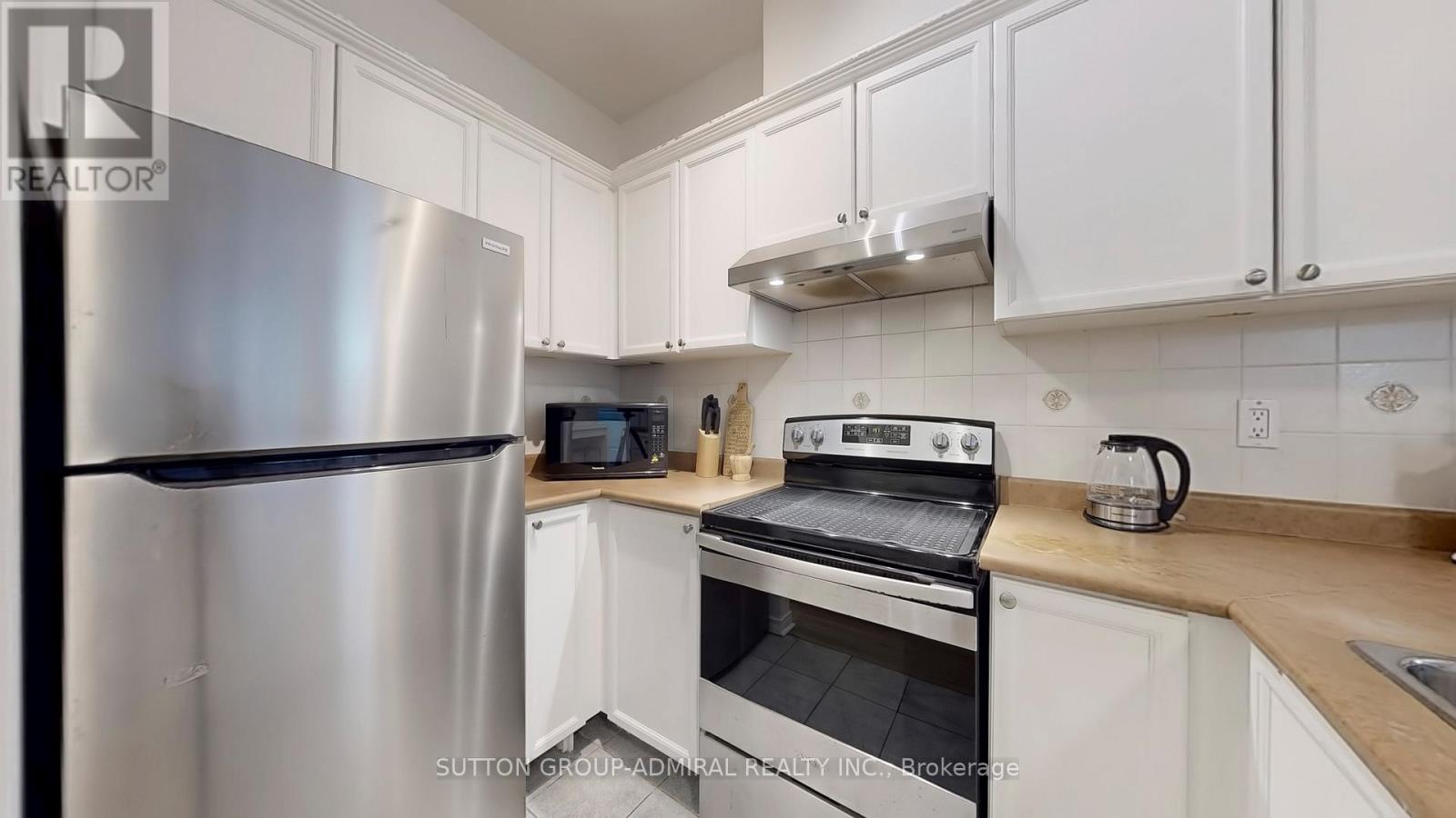 703 - 393 King Street W, Toronto (Waterfront Communities), Ontario  M5V 3G8 - Photo 10 - C12990114