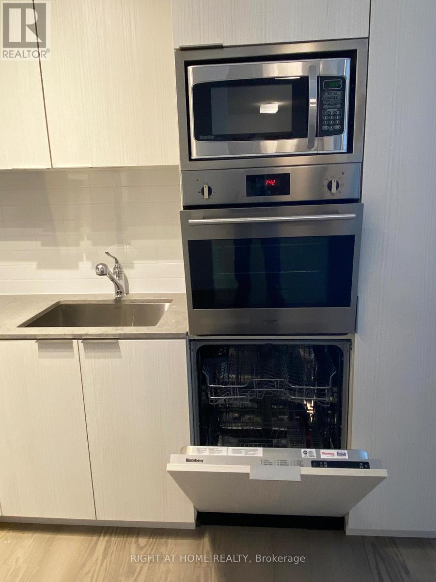 606 - 11 Wellesley Street W, Toronto (Bay Street Corridor), Ontario  M4Y 0G4 - Photo 17 - C12990150