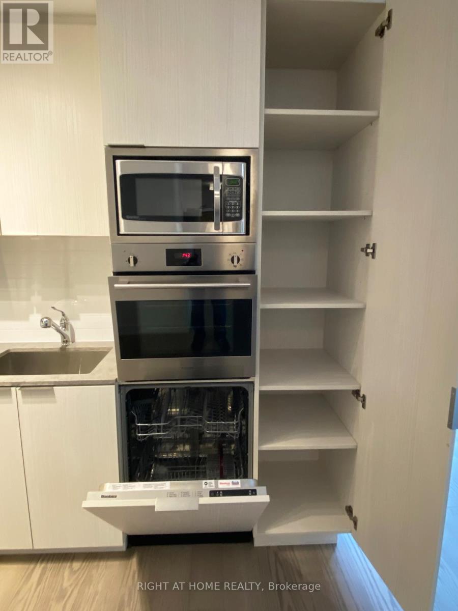 606 - 11 Wellesley Street W, Toronto (Bay Street Corridor), Ontario  M4Y 0G4 - Photo 18 - C12990150