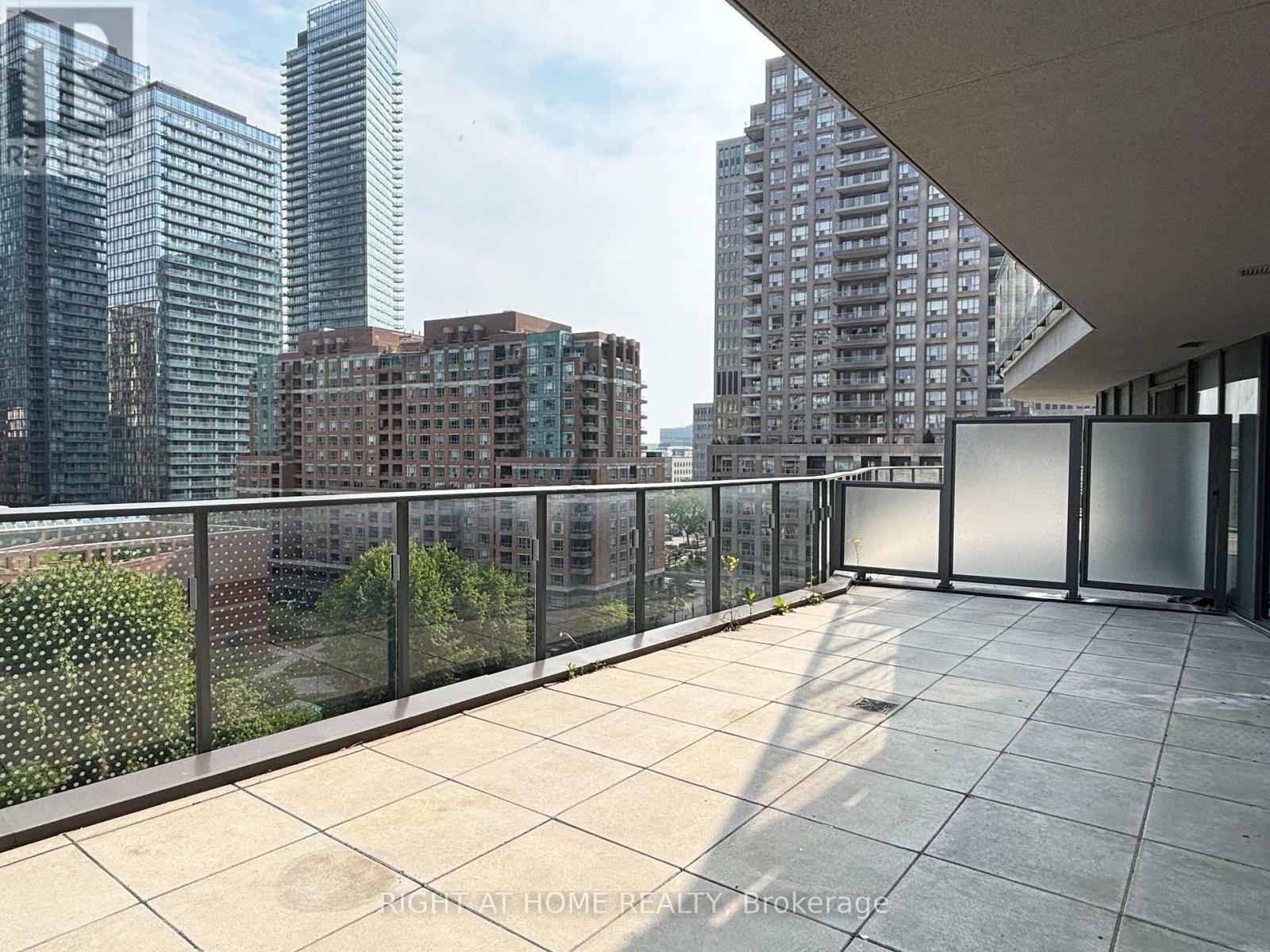 606 - 11 Wellesley Street W, Toronto (Bay Street Corridor), Ontario  M4Y 0G4 - Photo 19 - C12990150