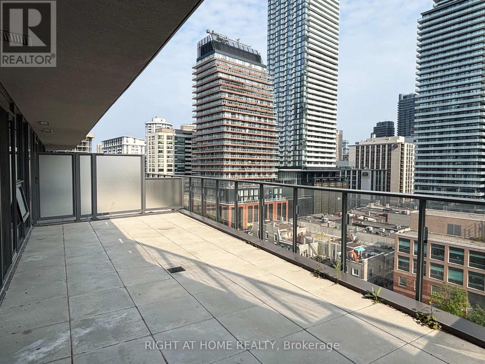 606 - 11 Wellesley Street W, Toronto (Bay Street Corridor), Ontario  M4Y 0G4 - Photo 20 - C12990150