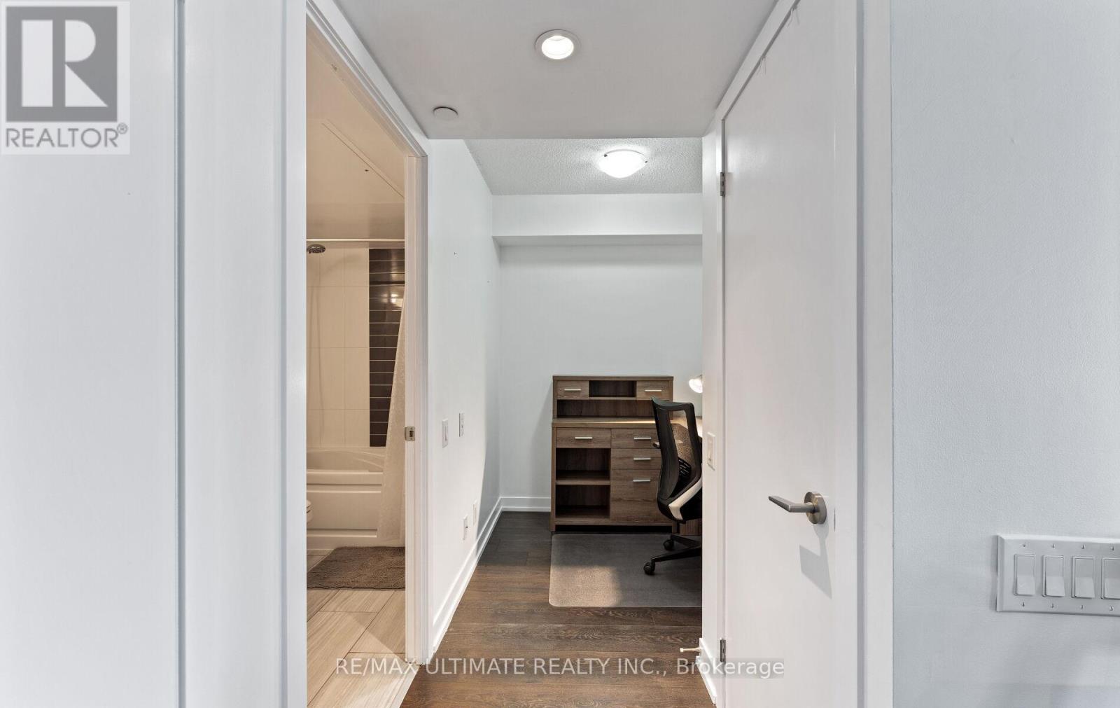 1801 - 365 Church Street, Toronto, Ontario  M5B 1H6 - Photo 17 - C12990162