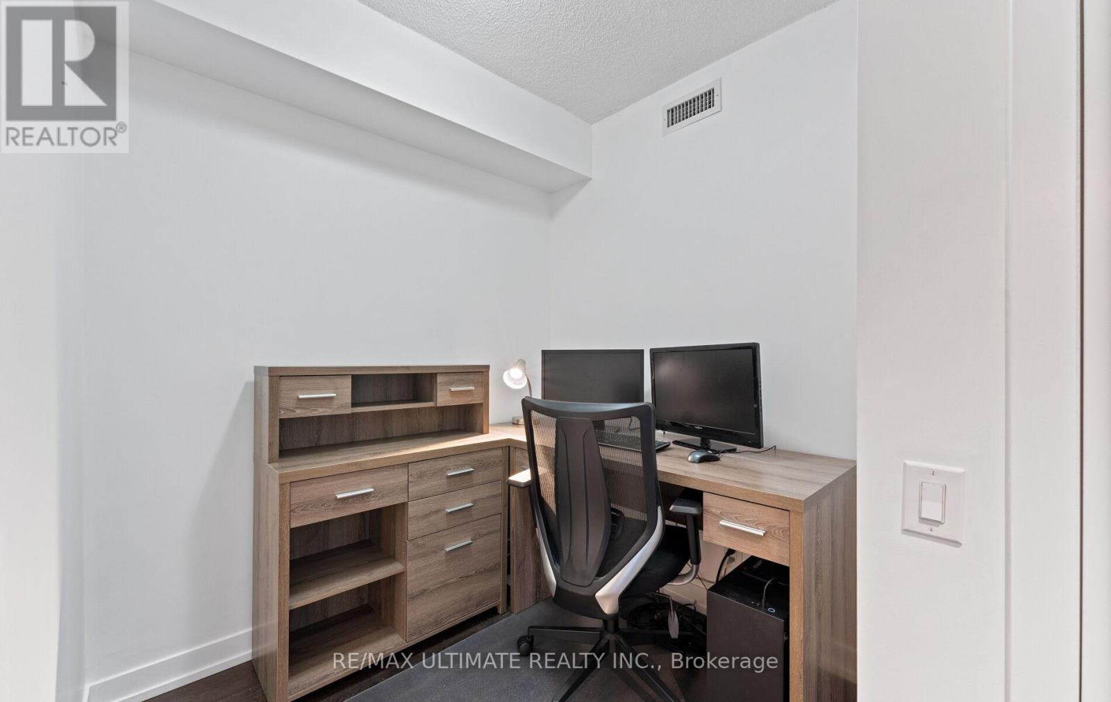 1801 - 365 Church Street, Toronto, Ontario  M5B 1H6 - Photo 19 - C12990162