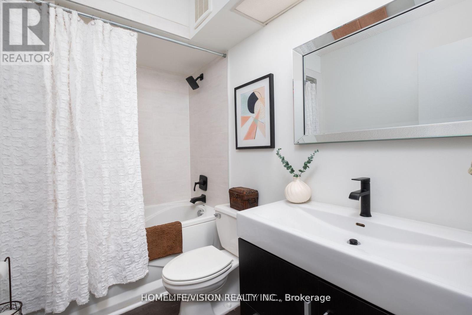 1604 - 10 Muirhead Road, Toronto (Pleasant View), Ontario  M2J 4P9 - Photo 12 - C12990184